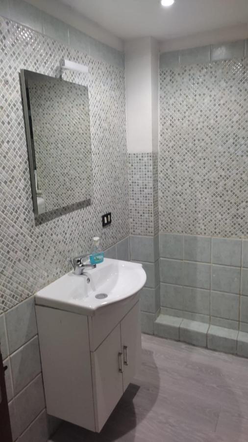 Cheap Central Room パレルモ エクステリア 写真